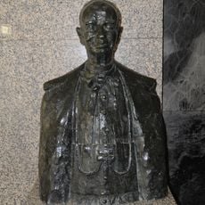 Bust of António Bento Martins Júnior
