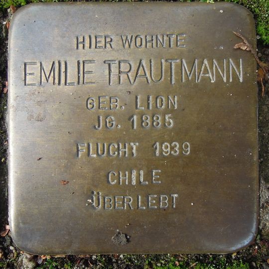 Stolperstein en memoria de Emilie Trautmann