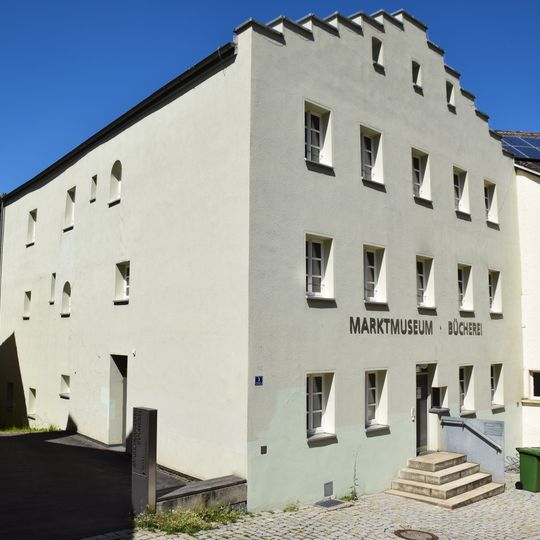 Ehemaliges Gasthaus, jetzt Marktmuseum und Bücherei