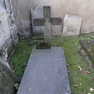 Grave of Ducluzel