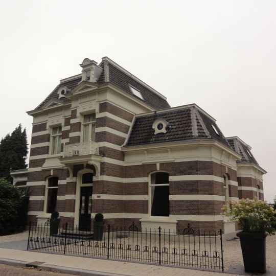 Villa "Wilhelmina" met tuinhek