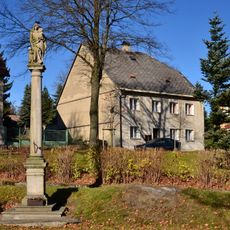 Sloup se sochou svaté Anny Samétřetí