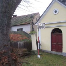 Kříž v Horní Kamenici u kaple