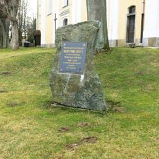 Pomník Františka Josefa I. u kostela v Království