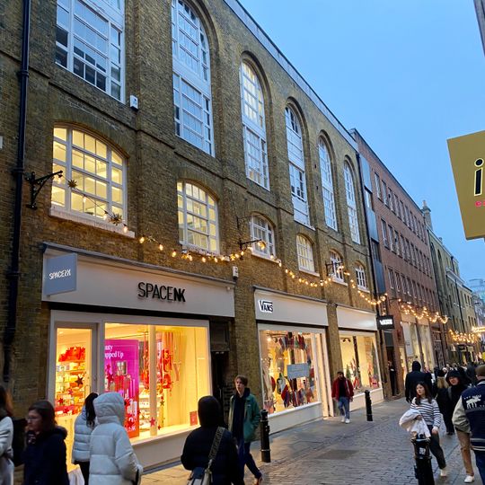 3-7, Neal Street Wc2