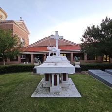Statue