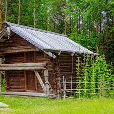 Амбар зерновой двухэтажный с галереей (Малые Корелы)