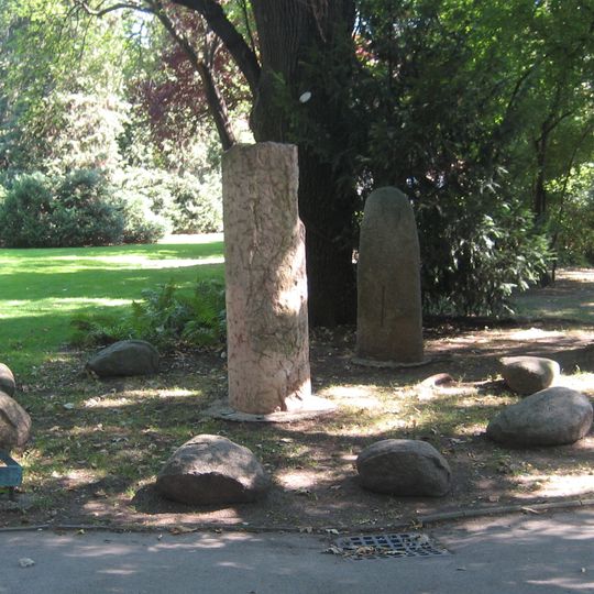 Steingruppe "Gestern-Heute"