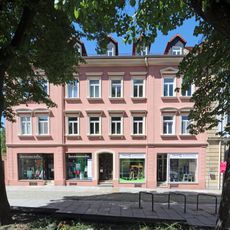 Wohnhaus in geschlossener Bebauung Schulplatz 2