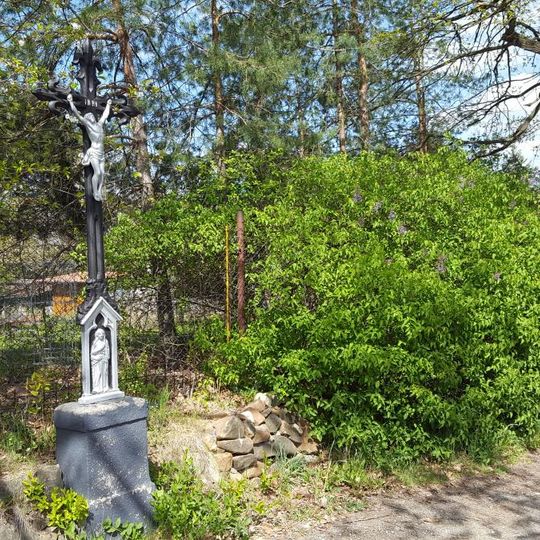 Kříž v jižní části Velkého Chlumce