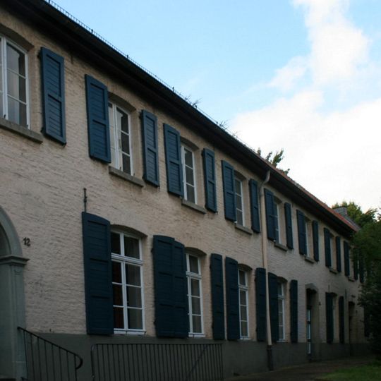 Klosterstraße 12, 12a, 12b