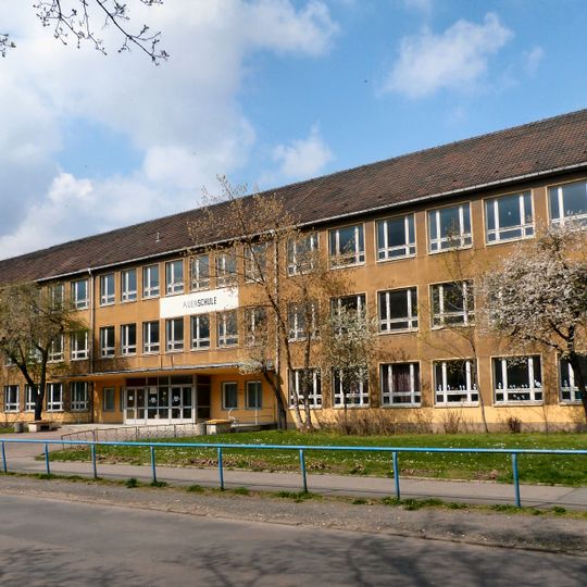 Schulgebäude Theodor-Neubauer-Straße 14