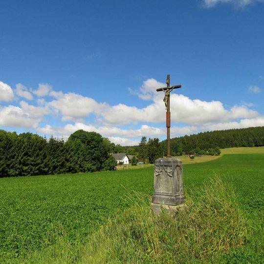 Kříž v Rýdrovicích v poli