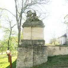 Socha Víra u kostela v Cítolibech