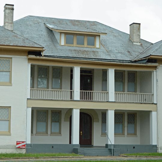 Holtzendorf Apartments