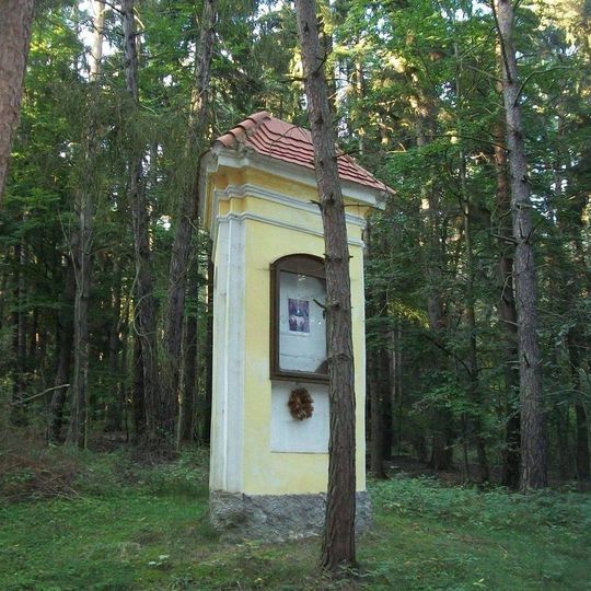 Kaplička v lese nad Žihlí