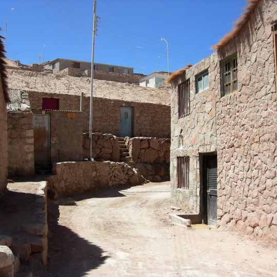 Pueblo de Ayquina y campos de cultivo