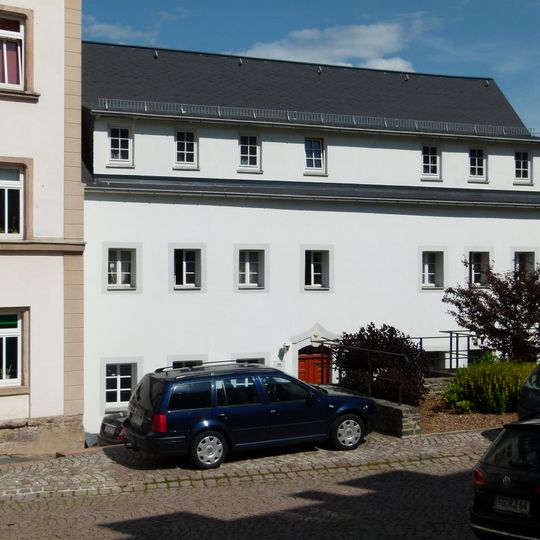 Wohnhaus in geschlossener Bebauung Hohe Straße 1
