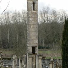 Lanterne des morts de Château-Larcher