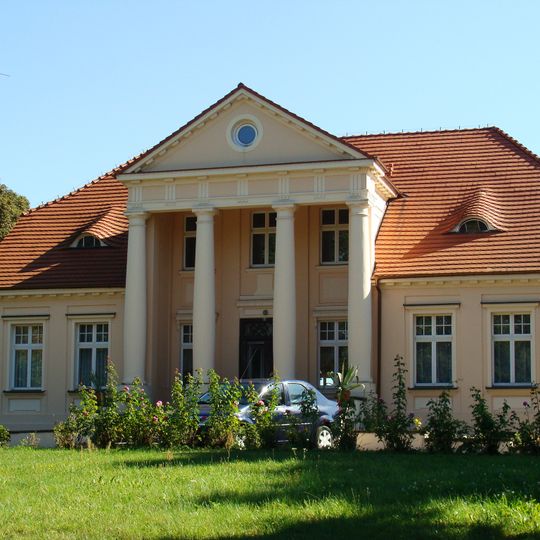 Manor in Sobiejuchy