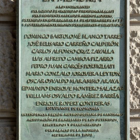 Placa Memorial GAP en la Intendencia de Santiago