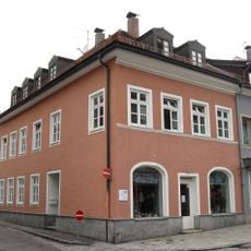 Wohn- und Geschäftshaus