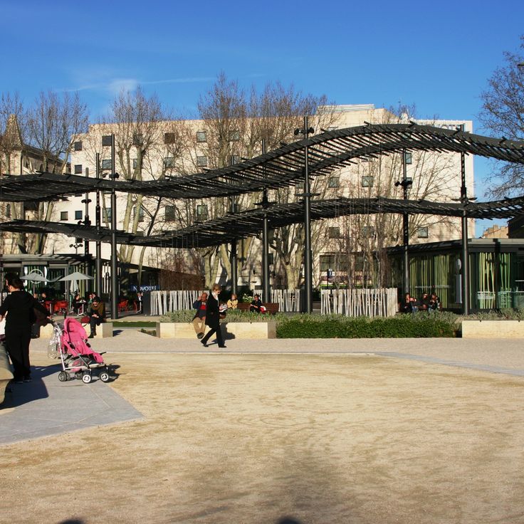 Esplanade Charles-de-Gaulle