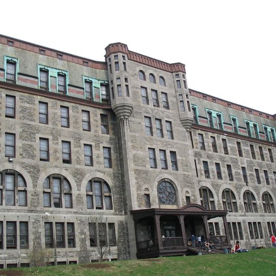 Marianopolis College