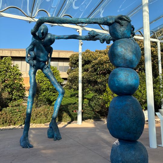 Here Comes Everybody