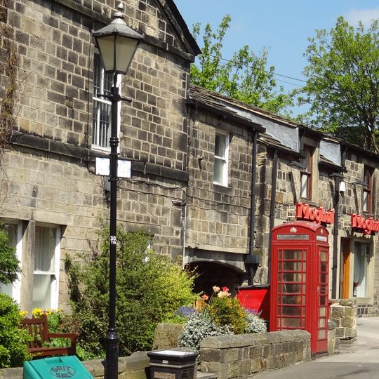 K6 Telephone Kiosk Adjacent To The Old Kings Arms Public House