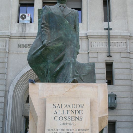 Escultura a Salvador Allende