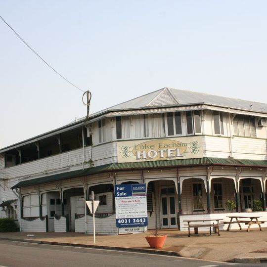 Lake Eacham Hotel