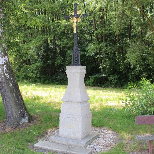 Kříž v Lhotě Bubeneč