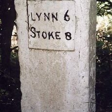 Milestone, between 40/// & 40// speed signs