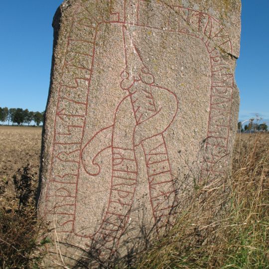 Östergötlands runinskrifter 104