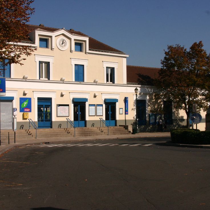 Montgeron - Crosne railway station