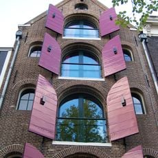 Pakhuis met puntgevel