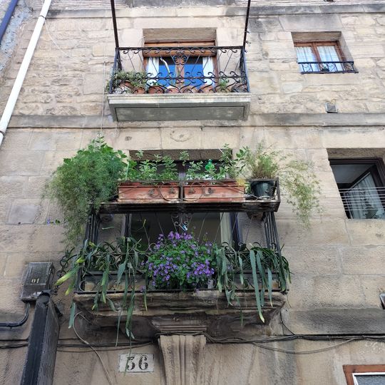 Casa Santa Engracia 36