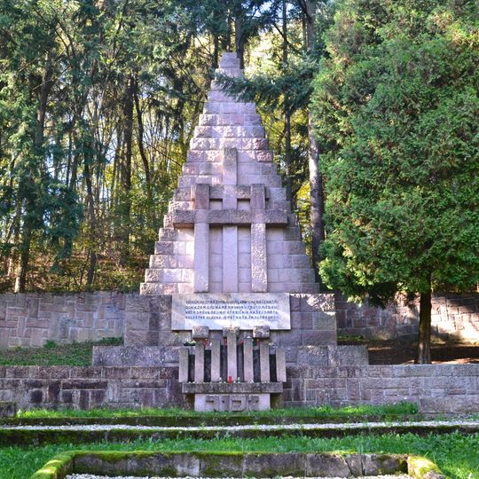 Pomník Kremnička, pomník