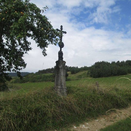 Kříž u polní cesty nedaleko Rabí