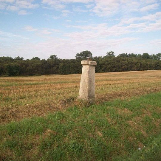 Kříž u silnice severovýchodně od Ohnišťovic