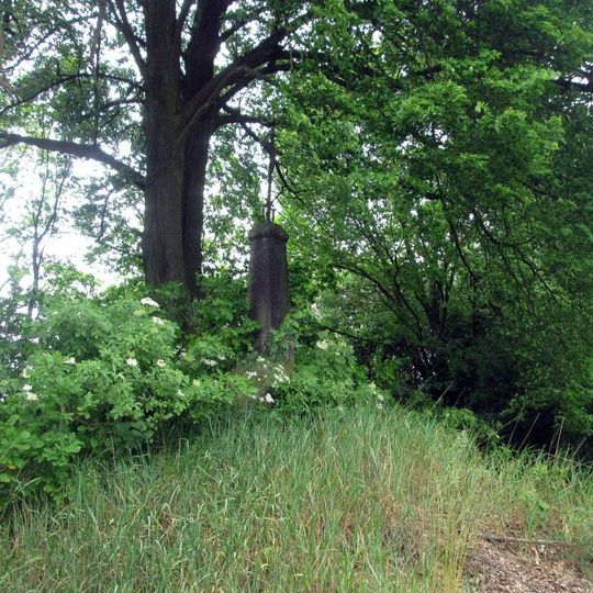 Kříž u Hradiště na rozcestí