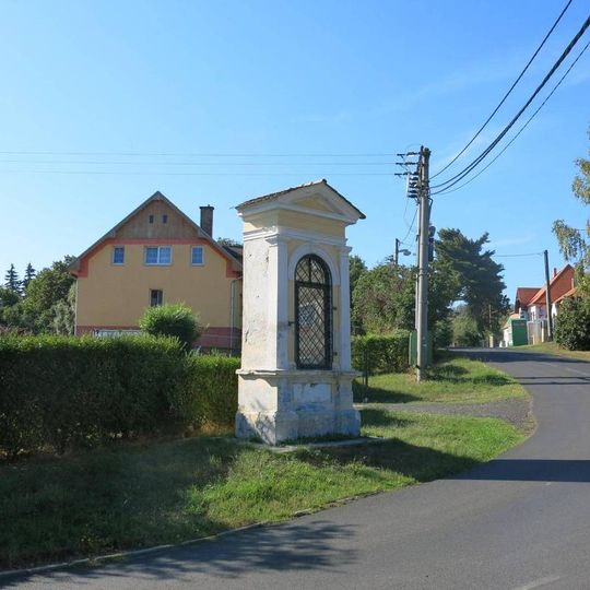Kaplička na návsi v osadě Kadaňská Jeseň