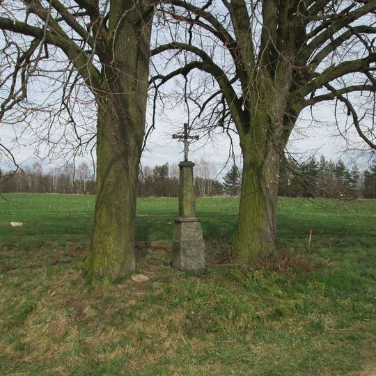 Kříž východně od Dobšic