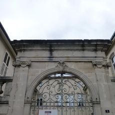Maison canoniale, 5 place Charles-de-Gaulle