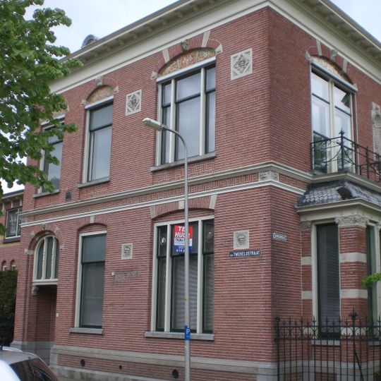 Woonhuis op de hoek Kapjeswelle