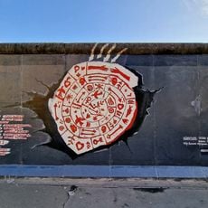 Die Wand muss weichen, wenn der Meteorit der Liebe kommt