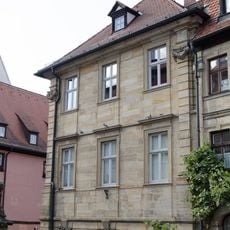 Wohn- und Geschäftshaus