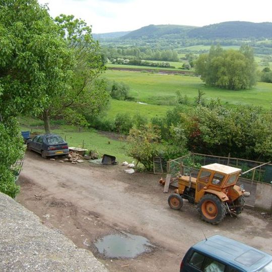 Abergavenny town walls