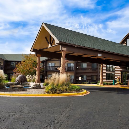 Grand Bear Resort at Starved Rock